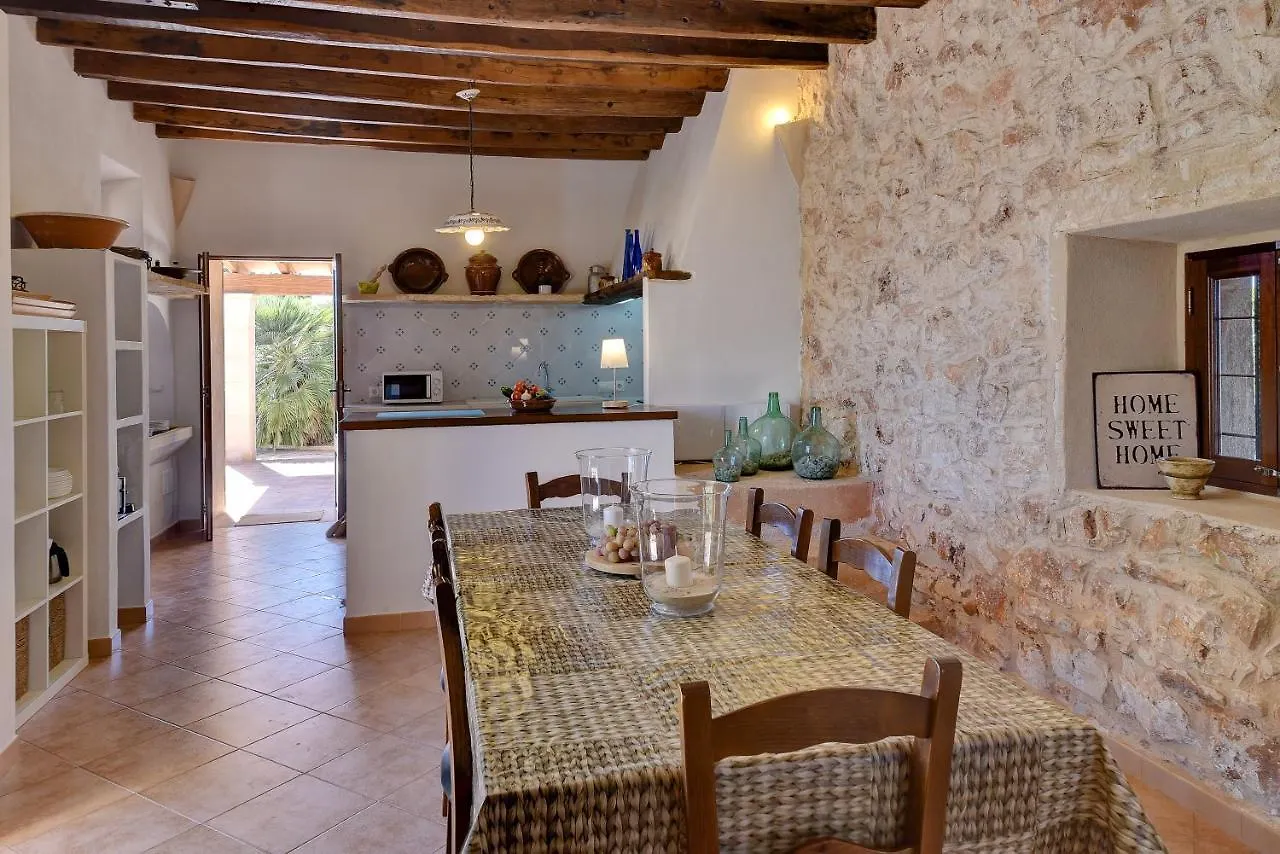 Llombarts Finca Serral בית נופש