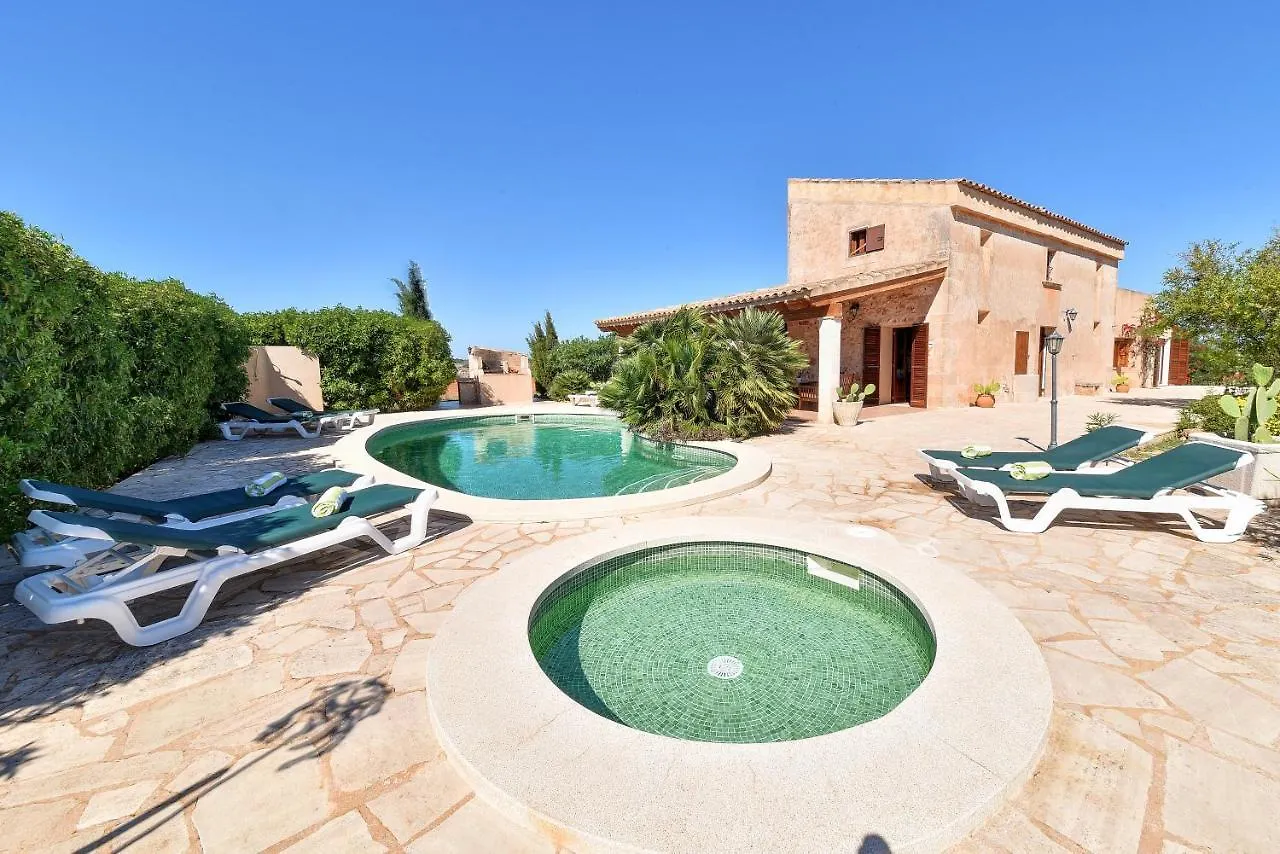 Holiday home Finca Serral Llombarts