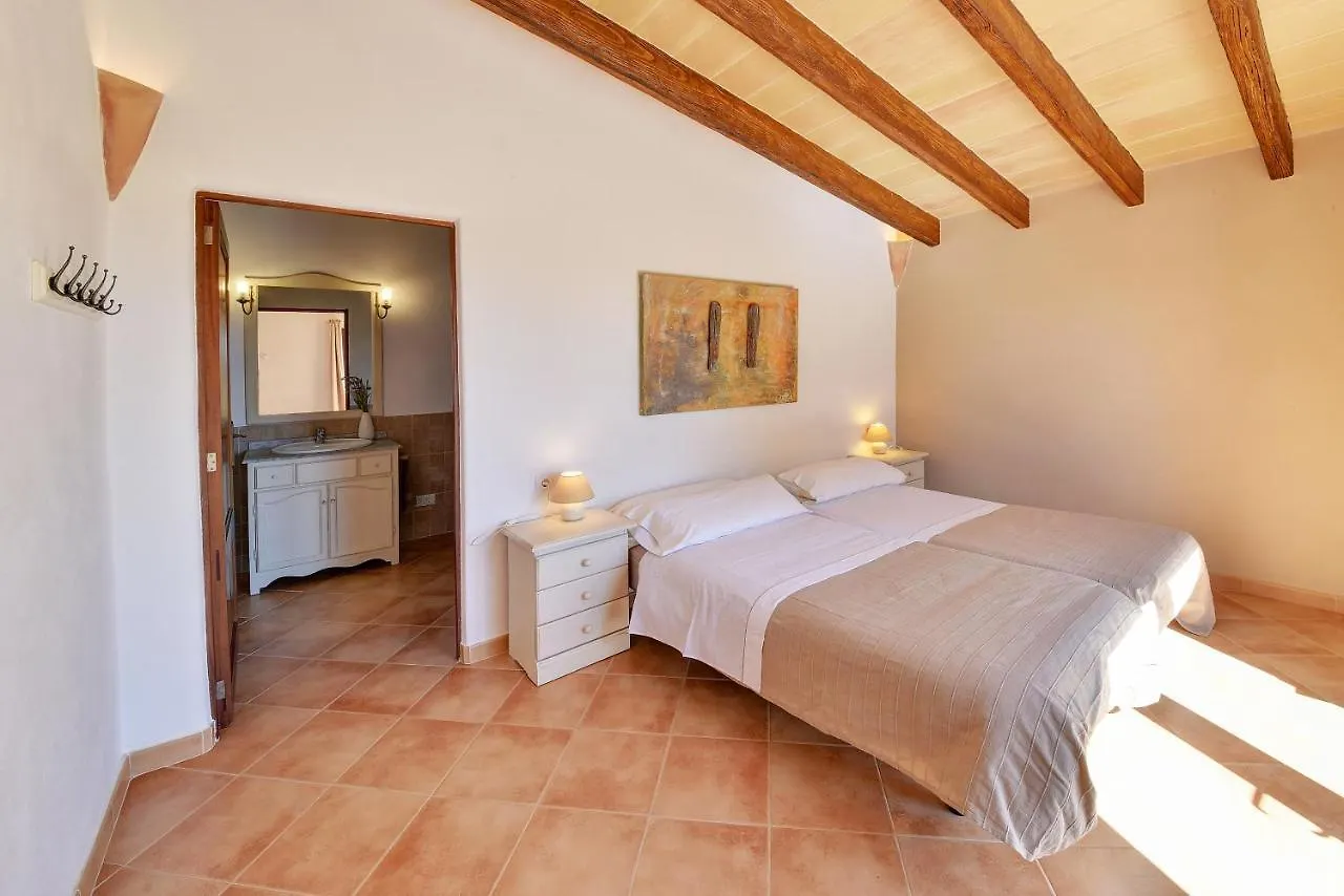 Holiday home Finca Serral Llombarts