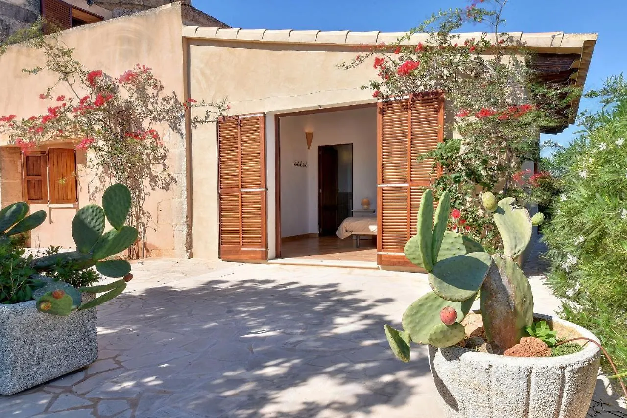 Holiday home Finca Serral Llombarts